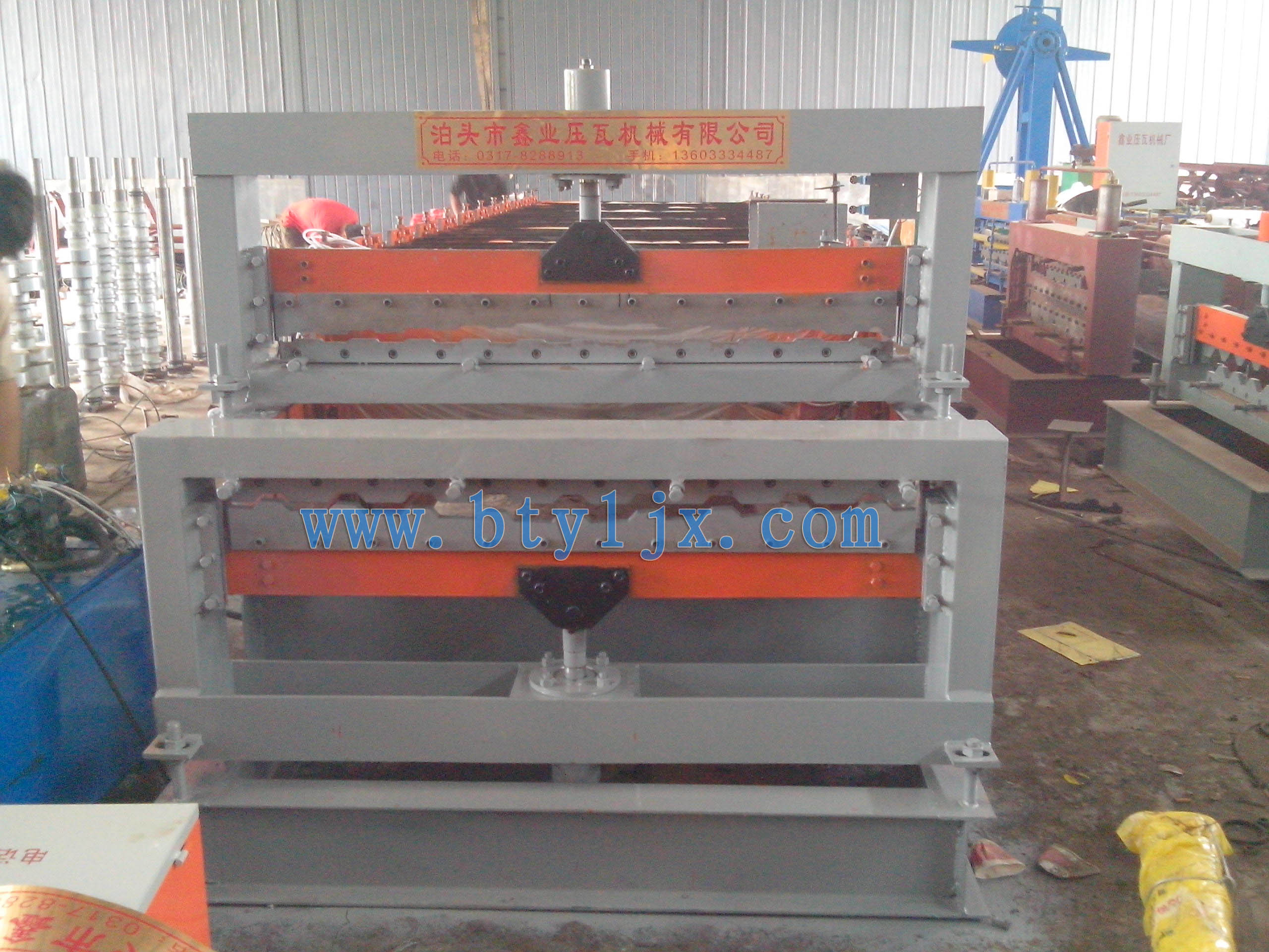 1100/1150型雙層壓瓦機(jī)設(shè)備